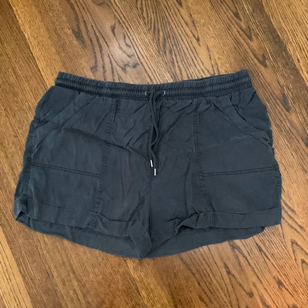 Universal Thread Shorts